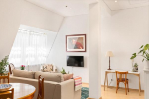 Spacious & Light, City Centre Free Parking AC